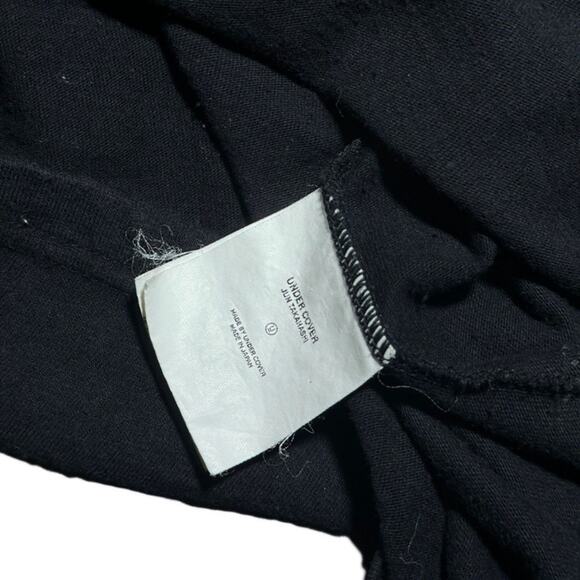 Undercover - Picture 5 of 5